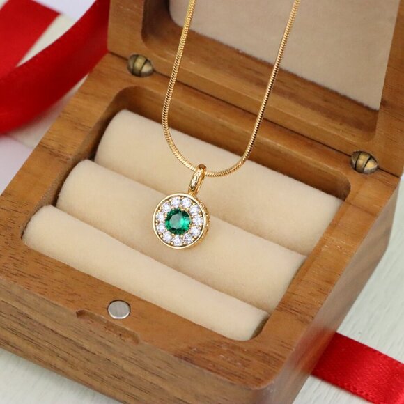 "Green Crystal Halo Pendant in Rose Gold – Round Design, XPPT1596 - Picture 5 of 10